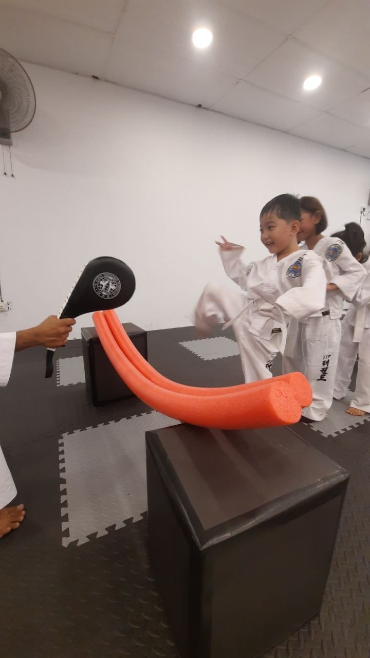 taekwondo kanak-kanak