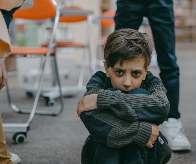 Overprotective Parenting: Senyap-Senyap Buat Anak Tak Boleh Survive di Sekolah