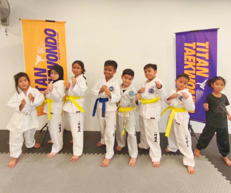 Postur, Keseimbangan & Stamina: Apa Yang Taekwondo Bentuk Pada Anak Anda
